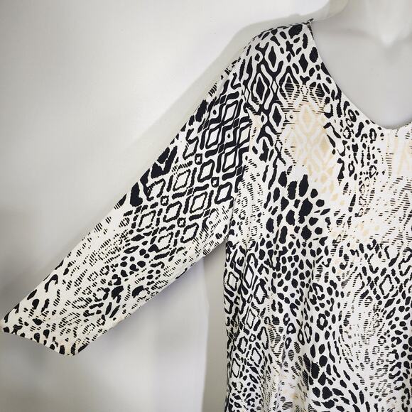 Chico's Women's Top Size XL Animal Print Sharkbite 3/4 Sleeve Pullover V Neck - Picture 6 of 11